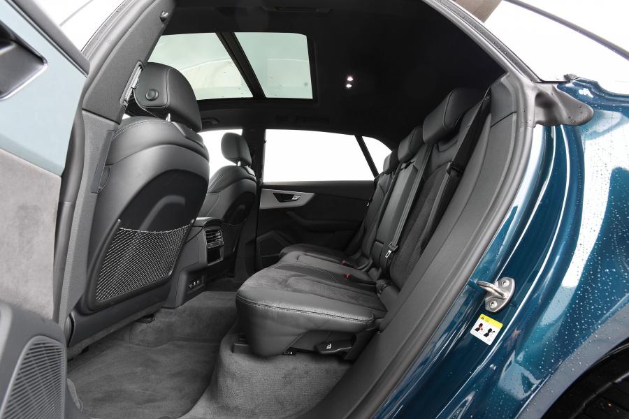 Интерьер Audi Q8 50 TDI Quattro S-Line 2018 года  (UK) (фото 27 из 27)